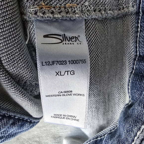 Silver Jeans Light Blue Denim Jacket Skull Patches Gothic Womens XL - Picture 6 of 10